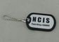 NCIS는 각인된 알루미늄, 일치한 실리콘 악대에 의하여 군번줄을 개인화했습니다