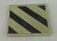 미국 공군은 접어젖힌 옷깃 헝겊 조각, 군을 위한 철 접착제 헝겊 조각을 입습니다